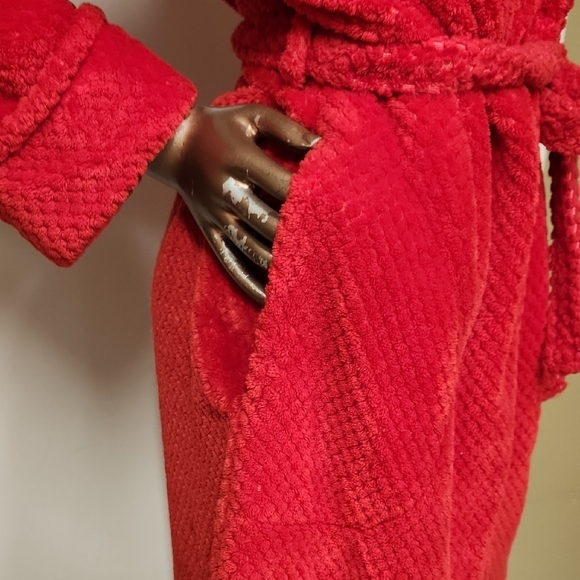 Cozy Red Bathrobe - Picture 3 of 5